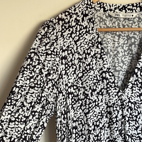 ZARA | Claris black and white long sleeve mini dress - Picture 4 of 13